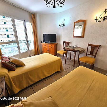 Estudio Acogedor Y Tranquilo En Zona Estupenda Фуeнхирола Екстериор снимка